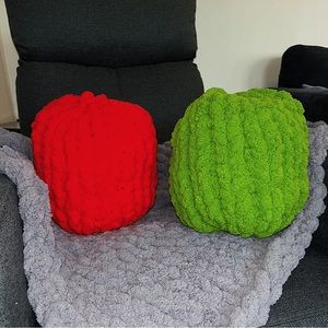 Christmas Chunky Knot Pillows
